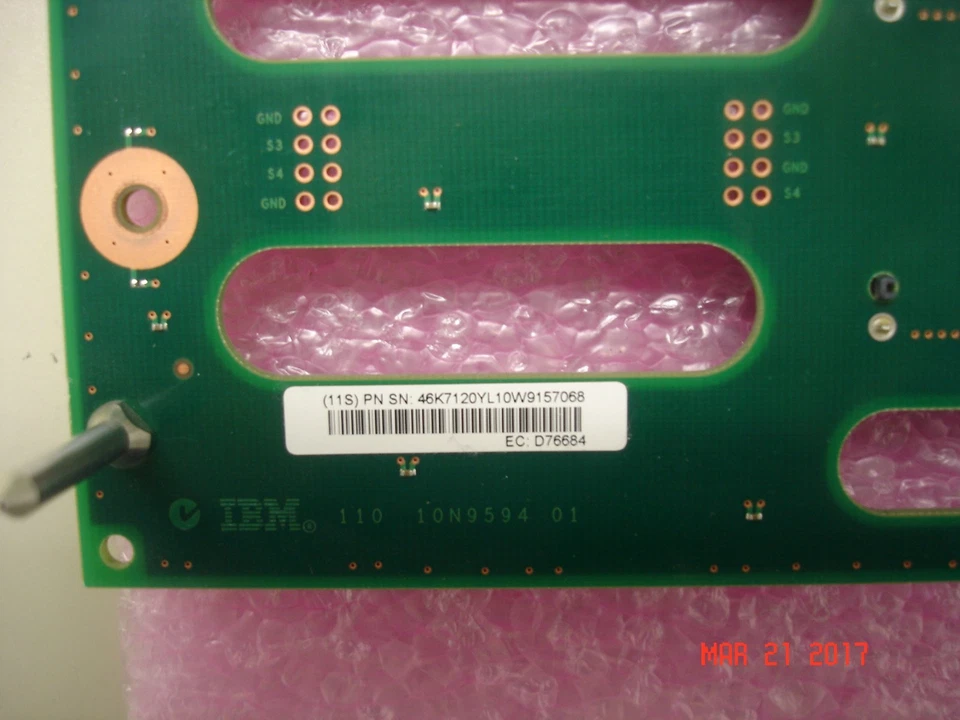 46K7120 IBM 6 SLOT SAS DA SD MEDIA BACKPLANE FOR 8204-E8A SERVERS, REFURBISHED - Image 2 of 3