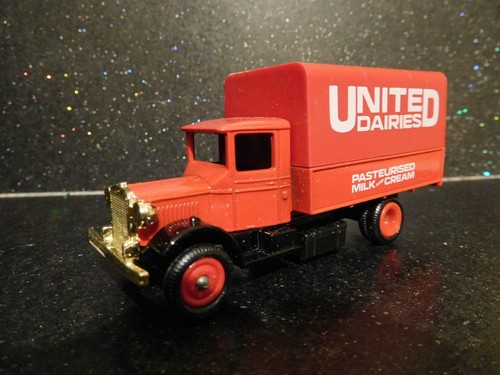 Lledo Days Gone - Mack Canvas Back Truck - United Dairies - Boxed - Picture 3 of 4
