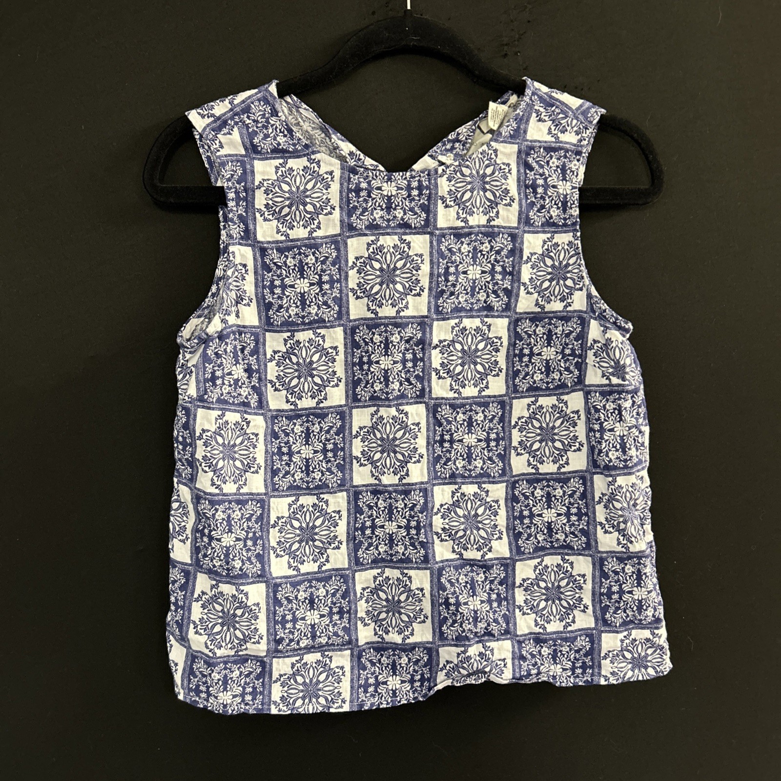 Joie Woman’s Linen Sleeveless Shirt Size Small  Blue And White