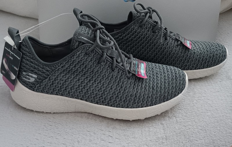 Skechers Air-Cooled Memory Foam Women’s Low Top Lace-Up Sneakers 12789 With Tags