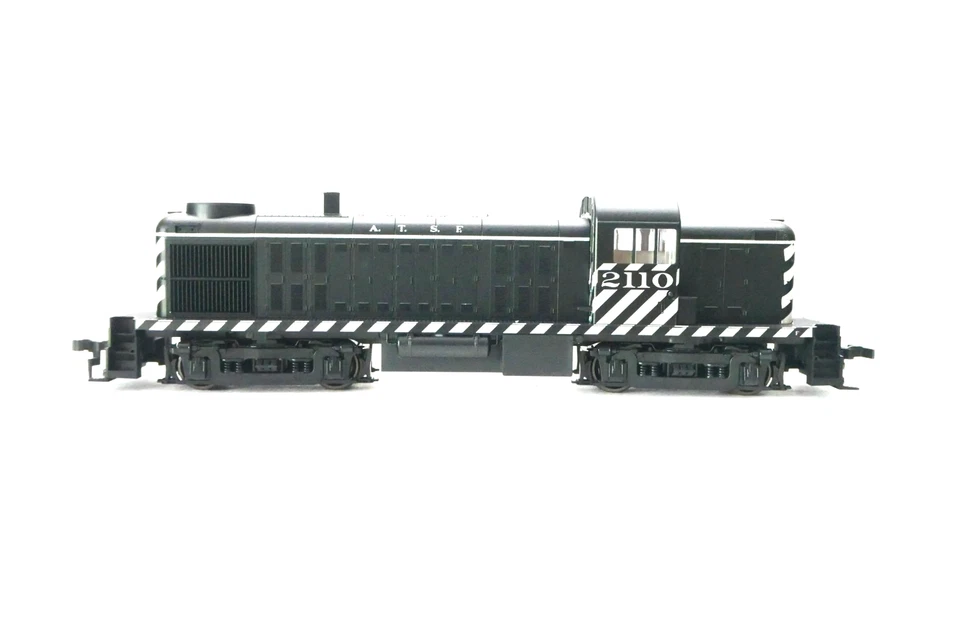 (HO/KATO) SANTA FE ALCO RS-2 ENGINE NO 2110 - Image 4 of 4