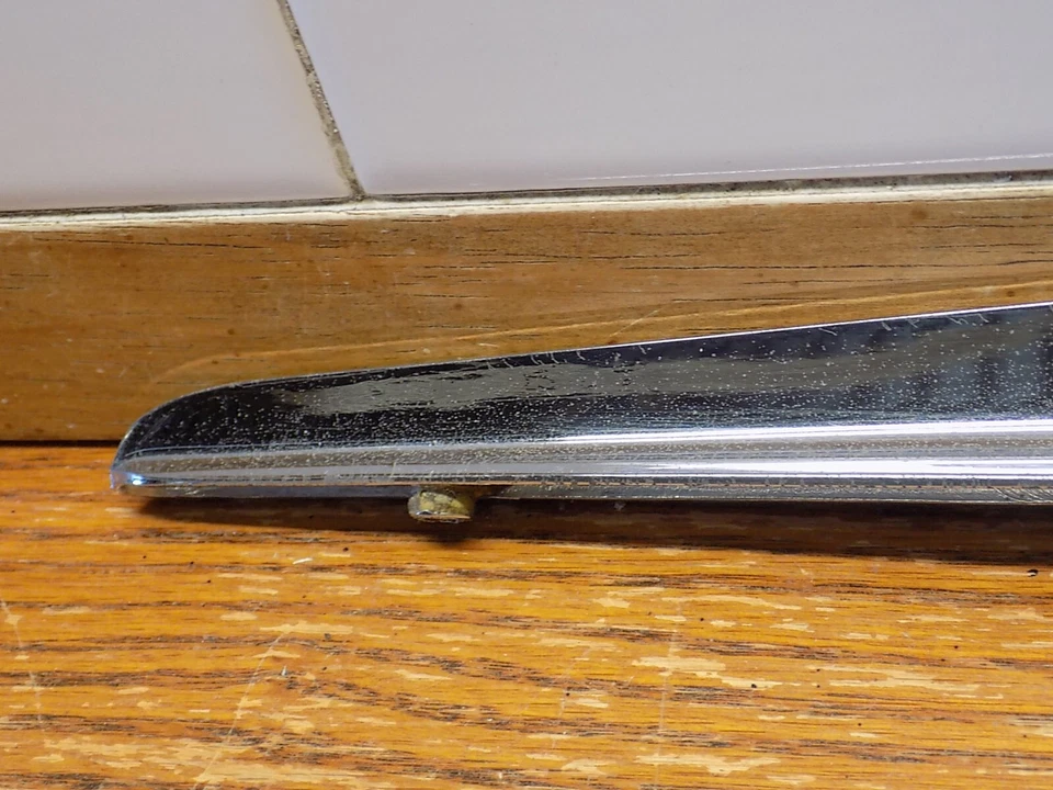 Ford Galaxie 500 1963 guardabarros delantero emblema superior conductor Foto 3 de 4