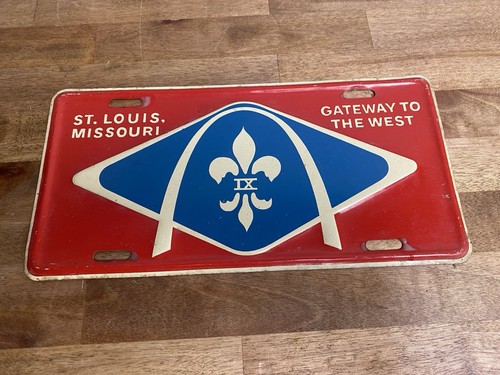 4th Anniversary Vintage Missouri Gateway To The West St Louis Arch License Plate