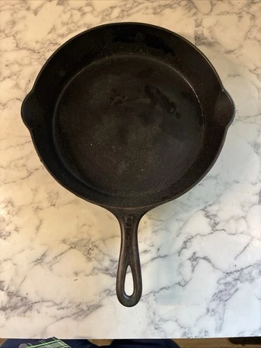 Well Seasoned Vintage 11 In Grisrold Cast Iron Skillets Made In Erie PA USA