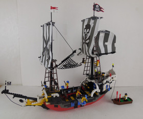 LEGO: Red Beard Runner Pirate Ship (6289) Almost COMPLETE With instructions!