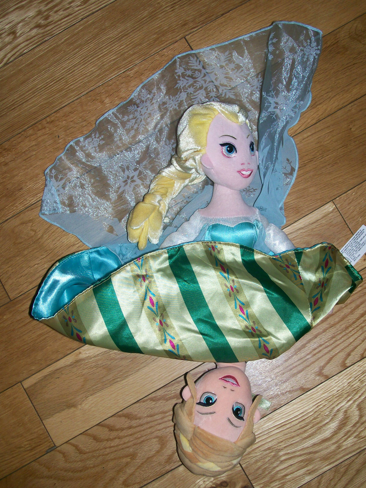 topsy turvy doll frozen