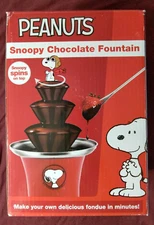 Peanuts SNOOPY Spins On Top Chocolate Fondue Fountain 2015 SMART PLANET New RARE