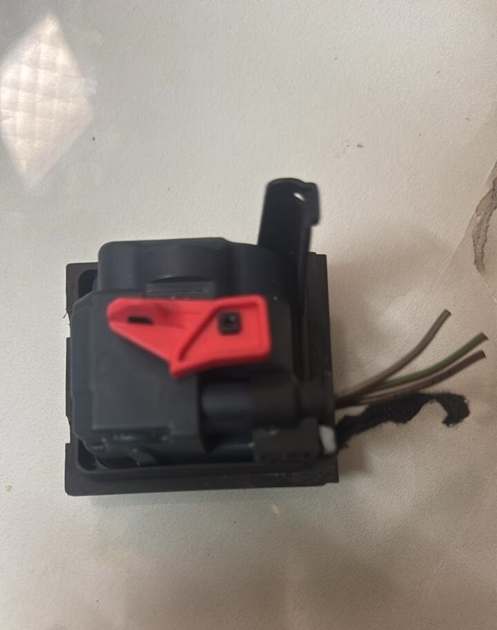 Picture 3 of 4