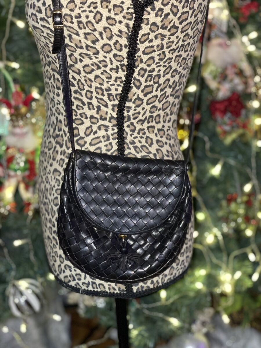 BOTTEGA VENETA LEATHER INTRECCIATO OBLIQUE Black CROSSBODY BOTTEGA VENETA LEATHER INTRECCIATO OBLIQUE Black CROSSBODY
