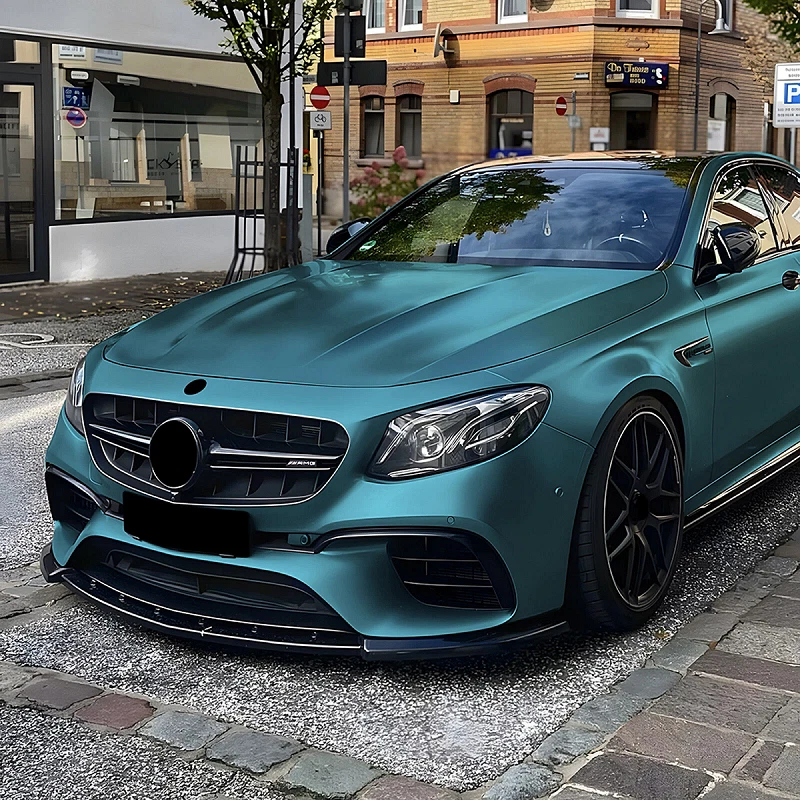 Kit de labios de parachoques delantero negro brillante para Mercedes Benz E63 AMG W213 sedán 2018-2020 Foto 3 de 4