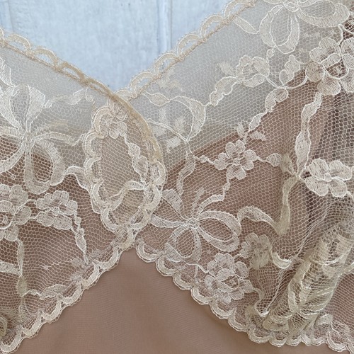 Vintage Gossard Artemis Lace Sheer Trim Nylon Full Slip 38 AVG - Picture 9 of 16