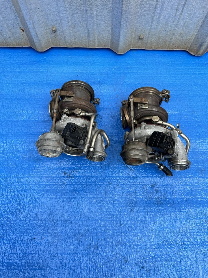 Par turbocompresor BMW F02 F10 750i 550i 650i X5 N63 2010-2013 Foto 2 de 4