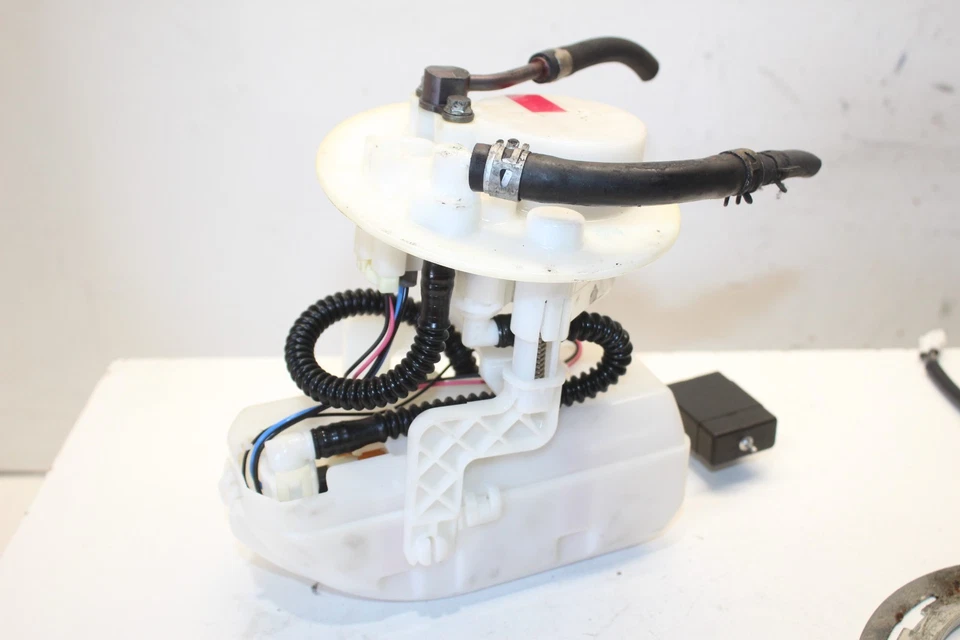 Bomba de combustible Honda GL1800 2001-2005 16700-MCA-013 OEM Foto 3 de 4