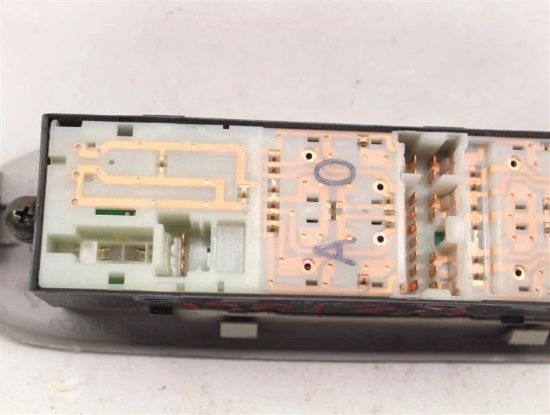 FRONT DOOR WINDOW SWITCH Infiniti G35 2005 05 2006 06 Left 972618 - Image 3 of 4