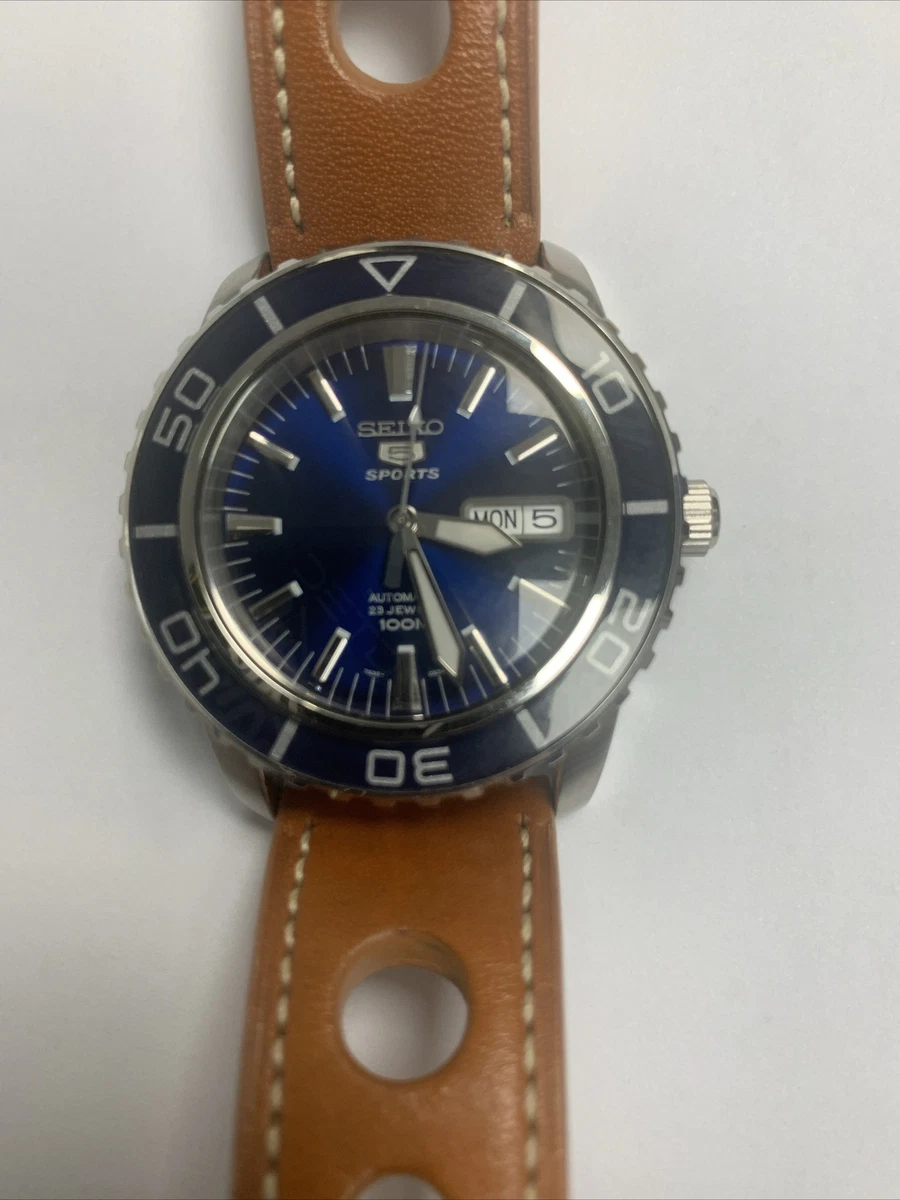 Seiko 5 Sports Men s Divers Watch Ref. Snzh53k1