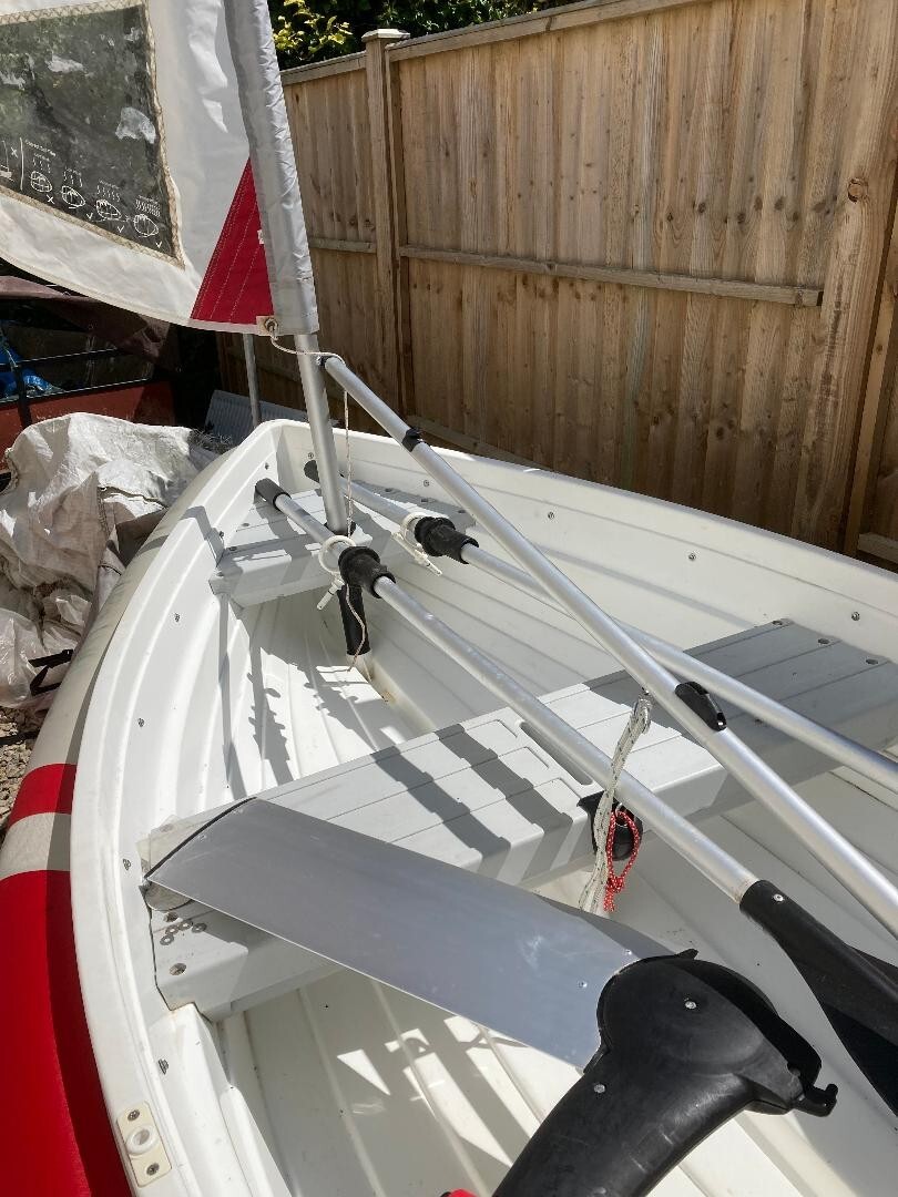 Walker Bay Dinghy with Sailing Kit, Oars, Inflatable Tube, 4hp engine