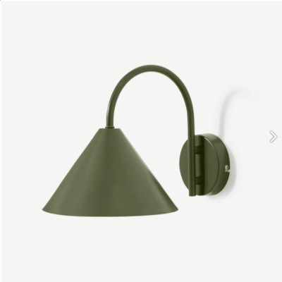 MADE.com Saige Schlafzimmer/Wohnzimmer Wandleuchte mit Kegel Lampenschirm - Grün Metall