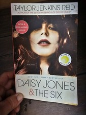 Daisy Jones & The Six: A Novel Jenkins Reid, Taylor
