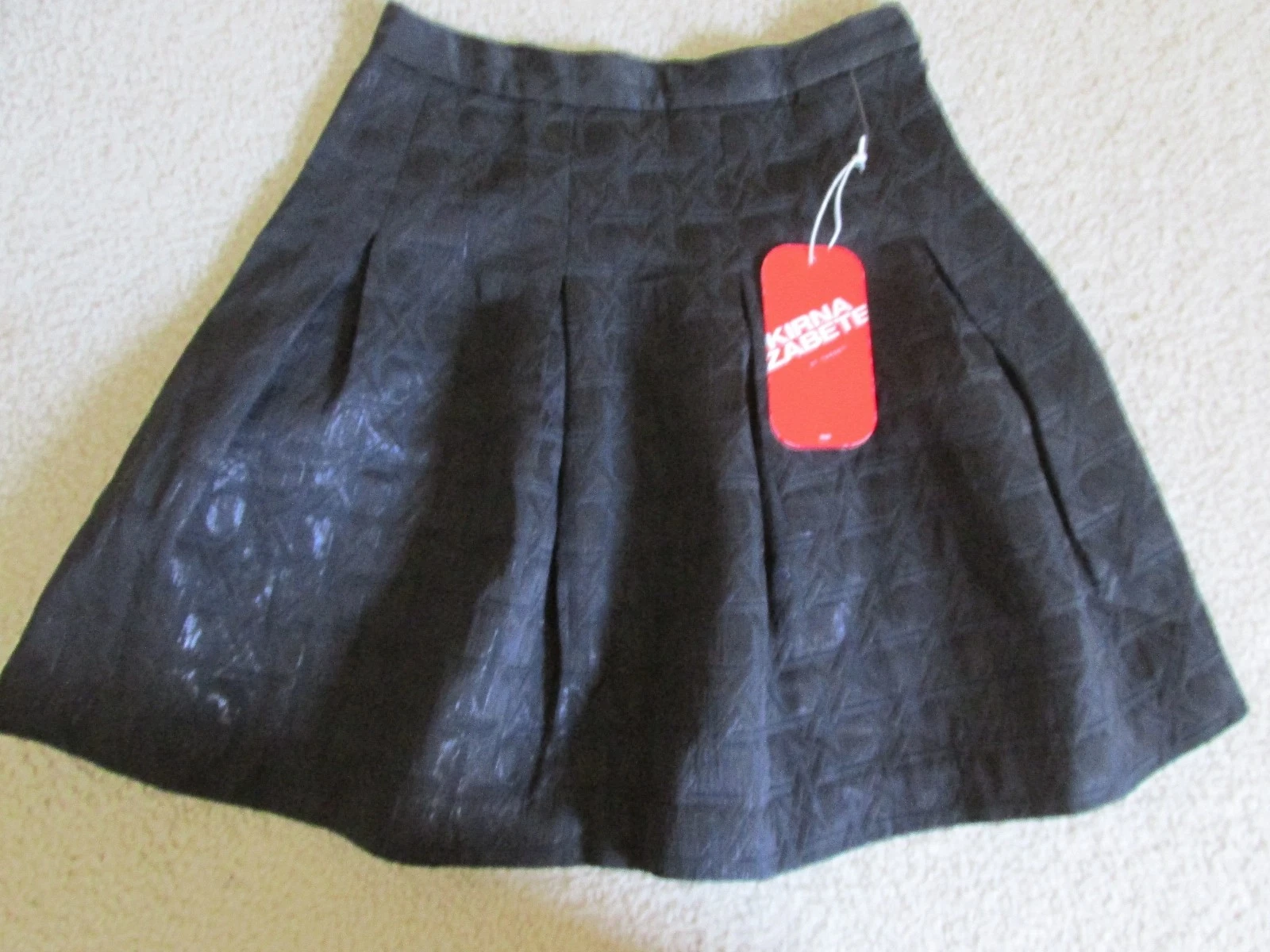 New Women's Kirna Zabete Metallic Black Skirt Pleated Quilted Geometric Size 6