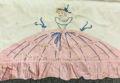 Vtg 1950s Southern Belle Embroidered Pillowcases Ruffled Hem Cottagecore Shabby - Picture 4 of 14