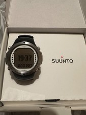 suunto d6 Dive Computer With Original Box, Data Cable And Software Disc.
