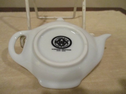 Cordon Bleu White Teapot Shaped Ceramic Teabag Holders, 4.5" L x 3.25" W (2pc) - Picture 4 of 5