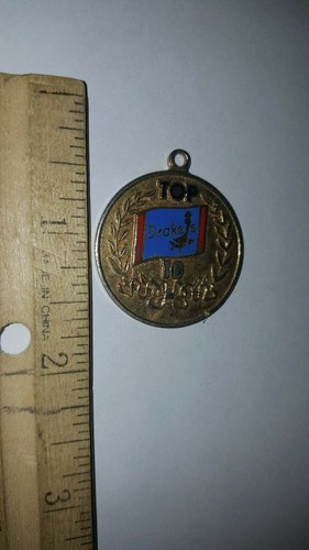 VINTAGE DRAKE'S CAKES TOP 10 MEDAL PENDANT ADVERTISMENT MEDAL LOOK!