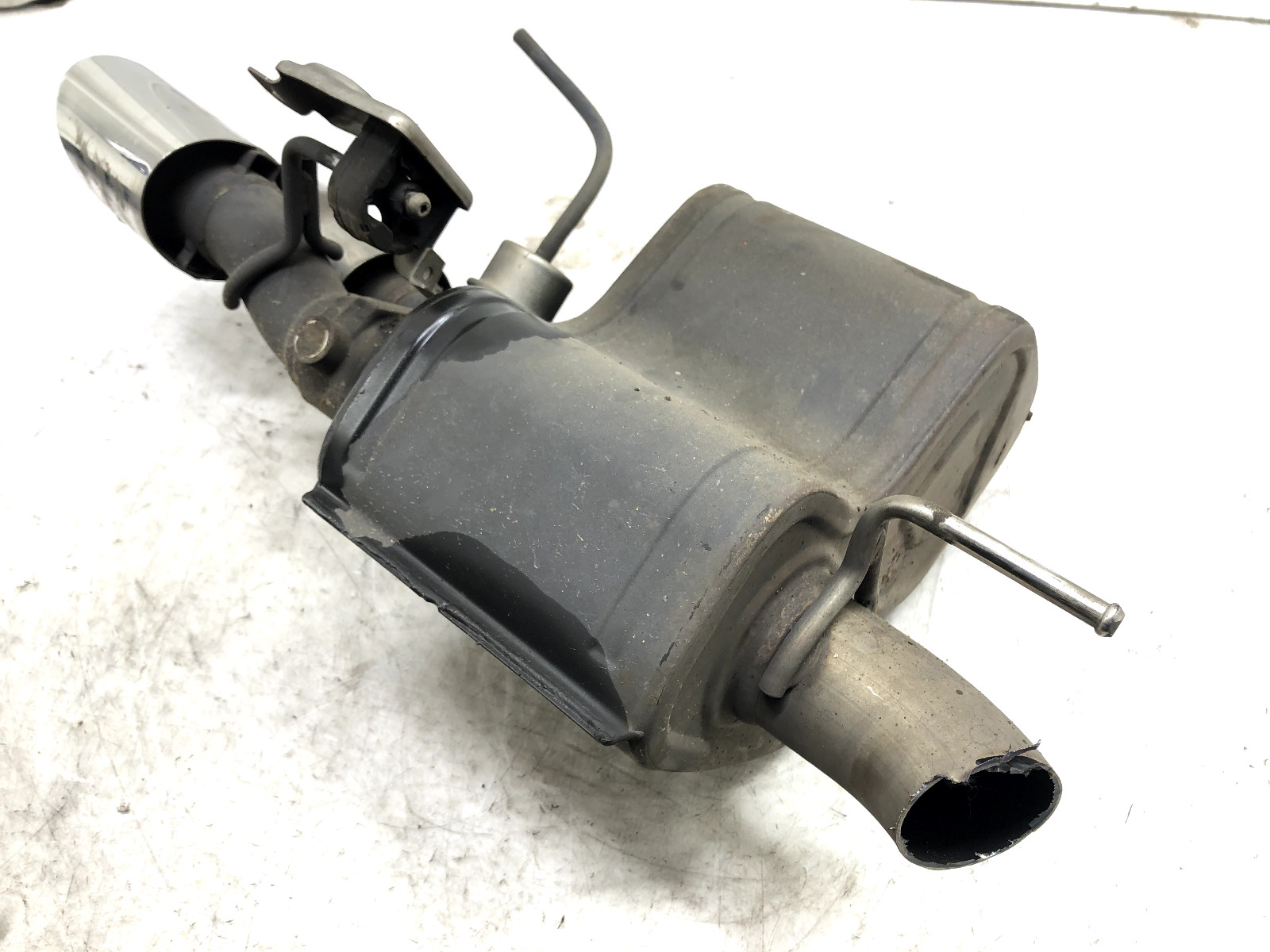 2014-2017 MASERATI QUATTROPORTE 3.0L LEFT DRIVER REAR EXHAUST MUFFLER PIPE OEM.