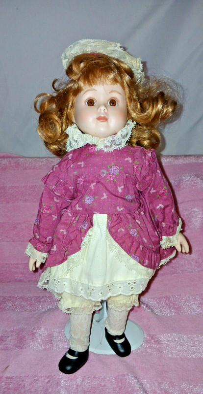 1999 Heritage Mint Happy Memories Collection Courtney Porcelain Doll