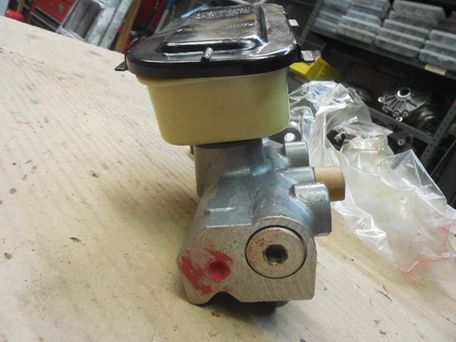 1983 - 1986 Fits Buick Century Brake Master Cylinder MC 39424 130.62052 - Image 3 of 4