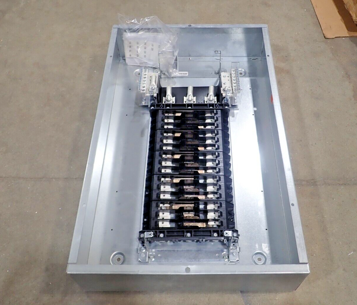 New GE AQF3301MTX Panel Main Lug 125A 208/120V 3PH 4W 30 Circuit