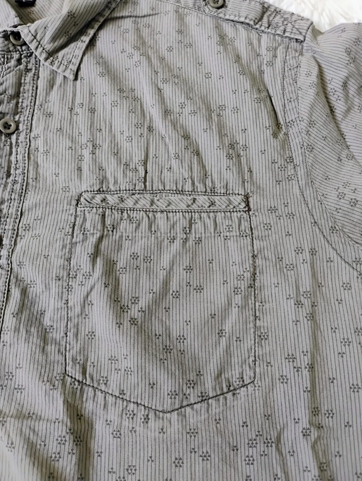 Threads & Heirs Button Up Shirt Men’s Extra Large Blue White Plaid Short Sleeves - Image 4 of 4