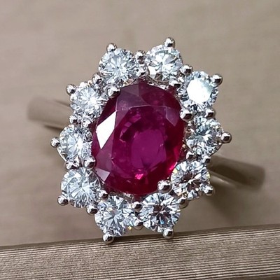 750 18kt White Gold Flower Ring Natural Ruby and DIAMONDS Mod. Lady Diana