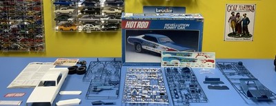 Revell Hot Rod 1:16 Scale Revellution Funny Car 1:16 Scale Model