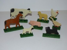 8 alte und sehr seltene Sperrholz-Bauernhoftiere, Aufstellfiguren, Sammlung