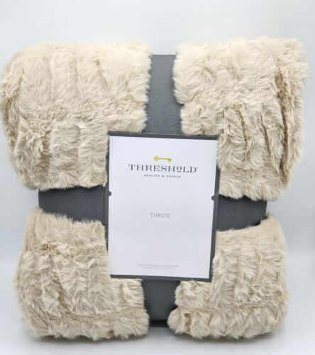 Threshold Target Blanket Ruched Faux Rabbit Fur Throw  in Neutral 50"x60" - 第 1/12 張圖片