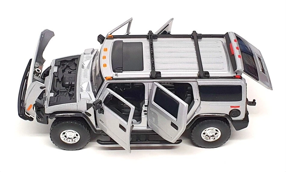 Tayumo 1/32 Scale Diecast 32160011 - Hummer H2 - Silver - Image 4 of 4