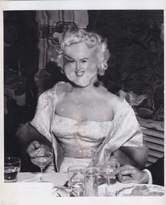 Vintage-very-rare-Weegee-Arthur-Fellig-distorted-photo-of-Marilyn-Monroe-2