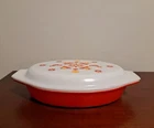 Pyrex Vintage Friendship 1 Quart Divided Dish With Lid. #37. Condition: Scratche