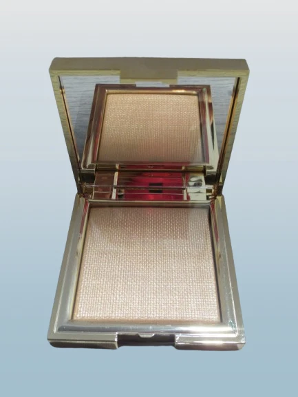 CHANTECAILLE PÓ ILUMINADOR OURO PRECIOSO 0,19 OZ NOVO SEM CAIXA - Imagem 3 de 4