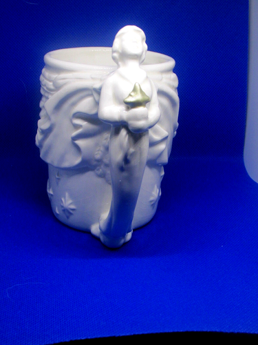"TAZA de cerámica blanca 4" de alto con mango de ángel sosteniendo sm estrella dorada (estante) - Imagen 6 de 6