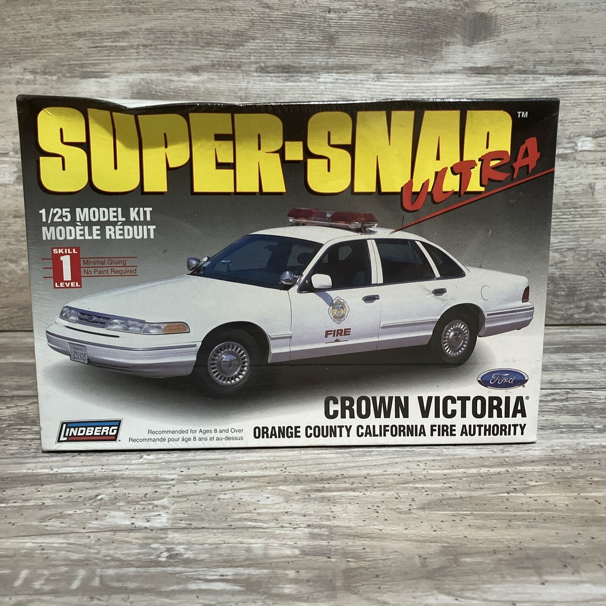 Lindberg 72715 1/25 Ford Crown Vic Authentic Scale Model Still