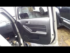 H3        2007 Front Door Trim Panel 28160521