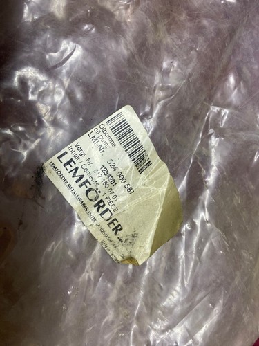 Mercedes Benz LASO Oil Pump W115 NOS - Picture 16 of 16