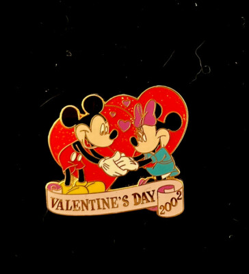 DS DISNEY MICKEY & MINNIE VALENTINES DAY 2002 RED HEARTS PIN