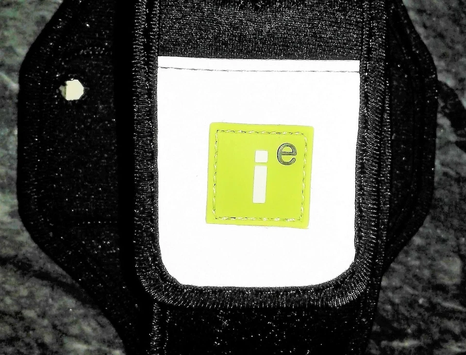 Tech Accessory Sport Armband Audio IPod Nano 4G BLACK-Band Clear Plastic Cover - Image 2 of 4