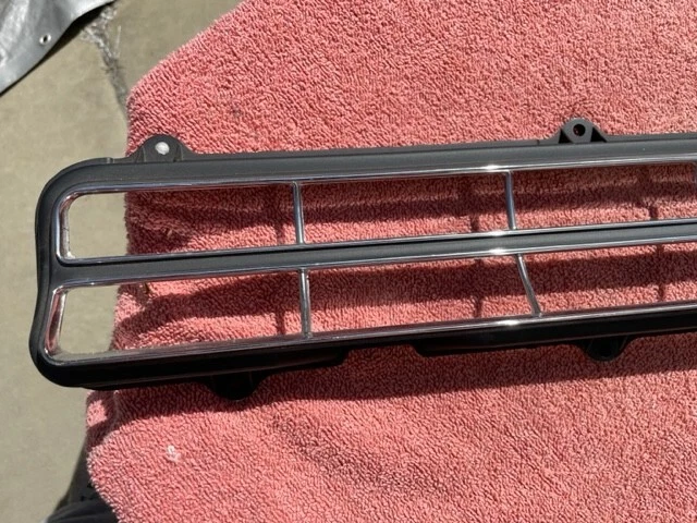 Buick Wildcat 1969 NOS luz trasera carcasa lámpara bisel #5961124 Foto 2 de 4