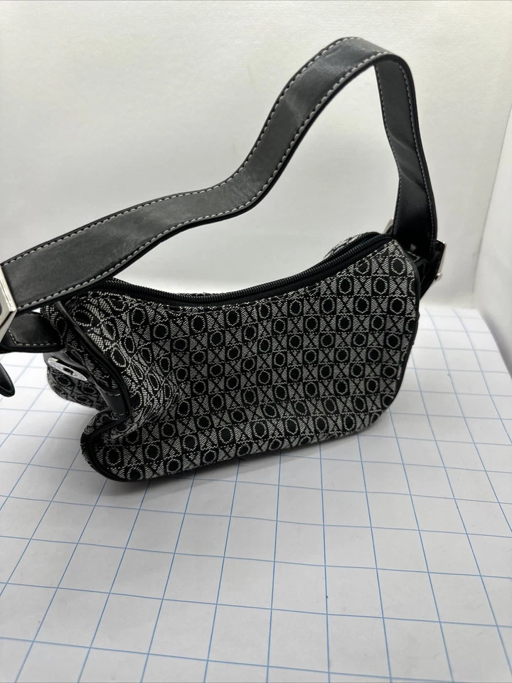 Vintage Small Black & Gray White  XOXO Handbag Purse Zip Inside Pockets Y2K - Image 4 of 4