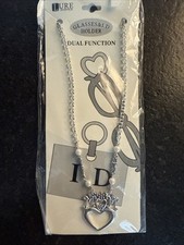 Women’s “Mom” Eyeglass Fashion Chain Badge Holder for IDs Cards Silver Pearls.