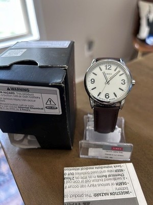 Timex easy reader Indiglo Quartz Analog Wristwatch Leather Band White Dial 30M